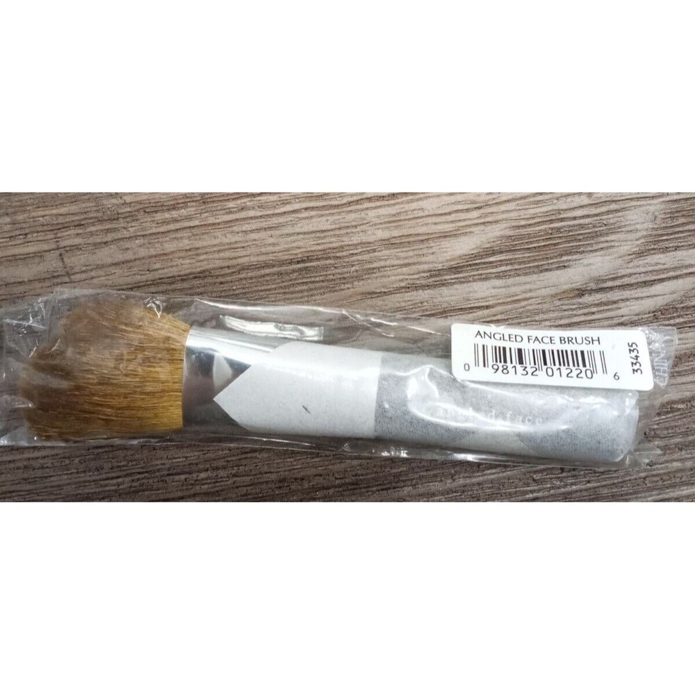 I.D. Bare Escentuals Angled Face Brush Authentic Sealed New